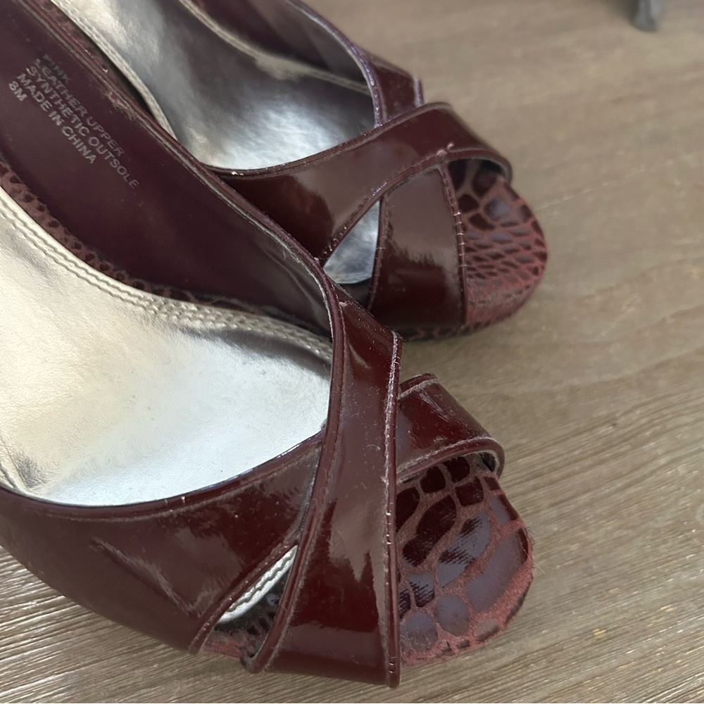 White House Black Market Maroon Peep-Toe Heels. Size 8 - Picture 4 of 4